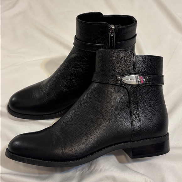 Black Finley Flat Bootie by MICHAEL Michael Kors - Picture 2 of 12